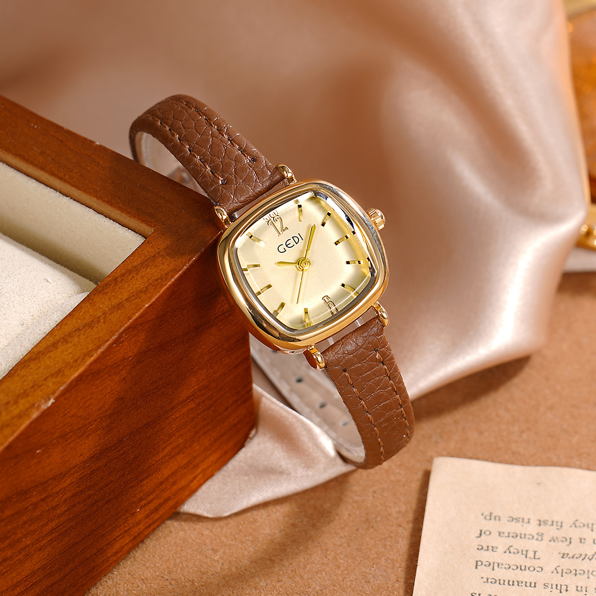 Luxury Watch Value - UTHAI 61018 CQ490 Simplicidad, alto valor