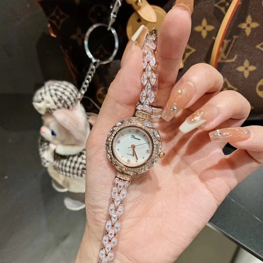 Exquisito y elegante reloj de  - Luxury Watch Value reseña y precio